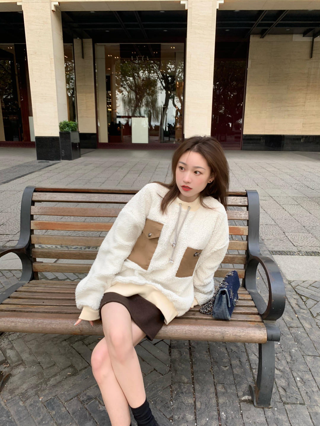 羊羔绒宽松慵懒风高级感卫衣,慵懒风羊羔绒卫衣怎么搭配才好看