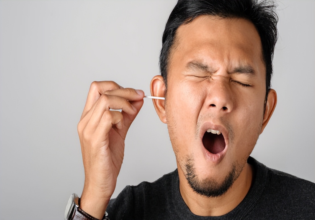 耳朵特别痒又掏不出耳屎怎么办,耳朵里痒一掏就流水是什么原因