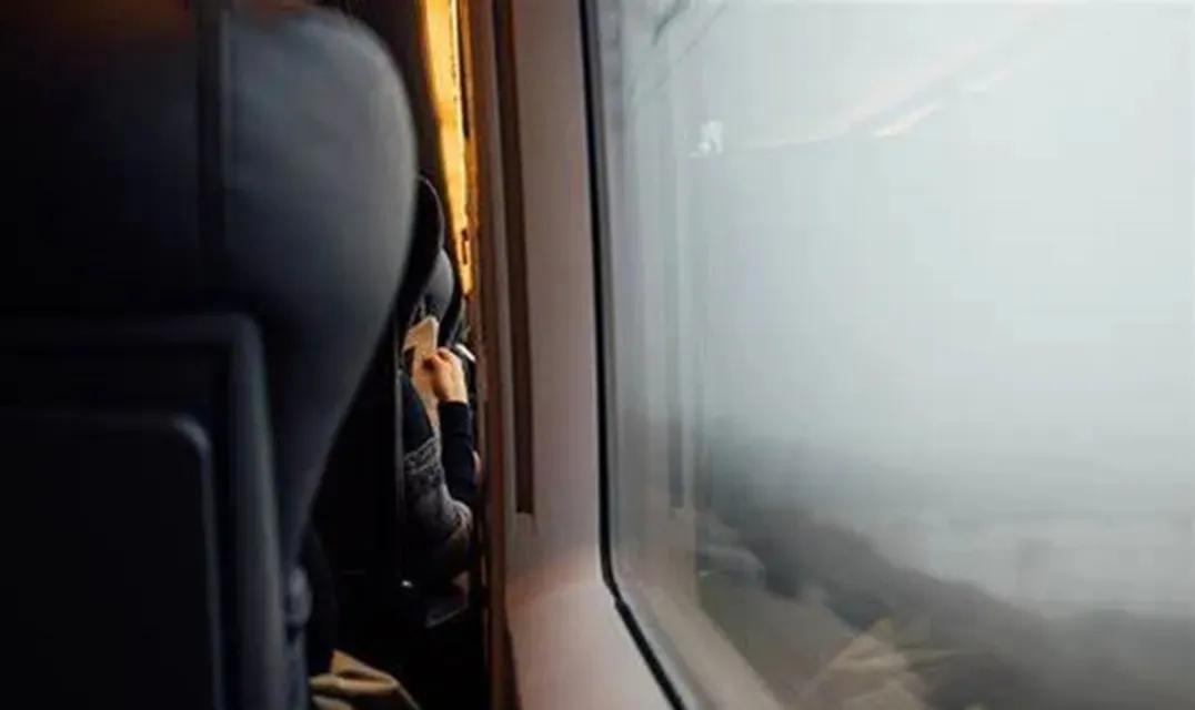 火车厕所里的粪便最后去了哪里,火车上面的粪便都跑哪里去了