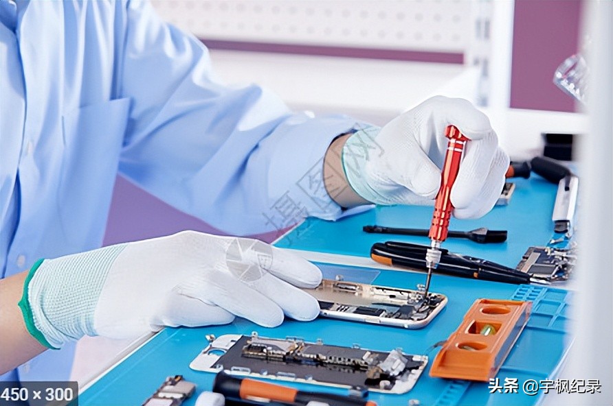 手机掉进大海里面怎么找,手机掉入海水怎么办