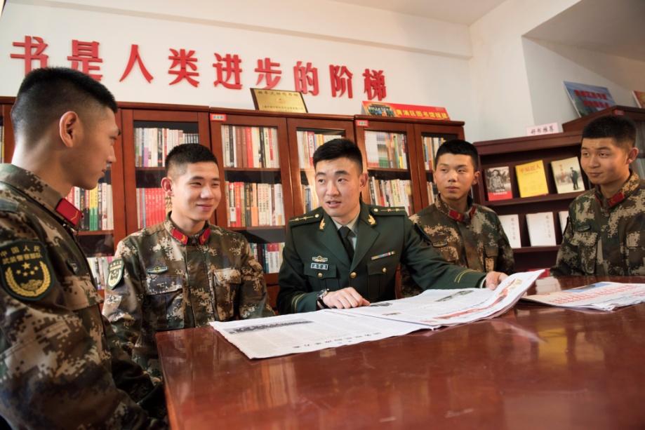 了不起的中国军人丨“90后”二十大代表杨泽楠：“兵哥说*党**史”永远在路上