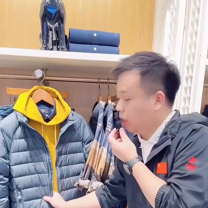 哈吉斯hazzys2023款短袖官方旗舰店,hazzys哈吉斯是哪里的品牌