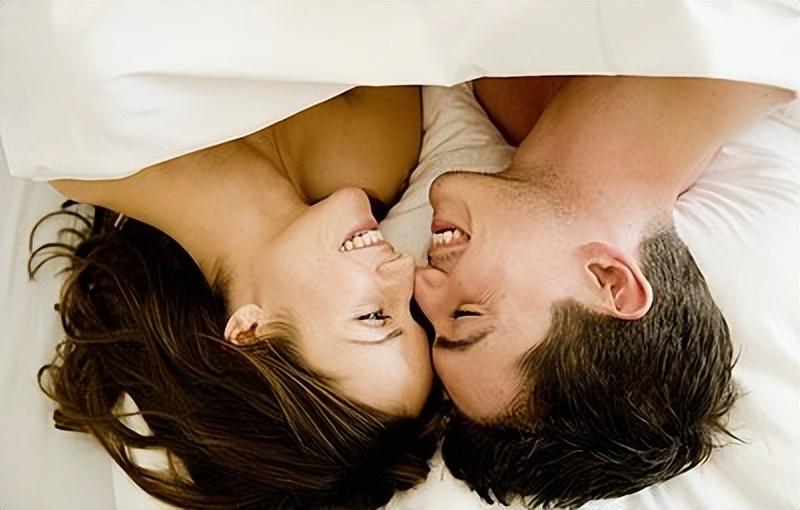 母女俩下腹瘙痒，医生用镊子夹出阴虱！原来阴虱有这4个传播途径