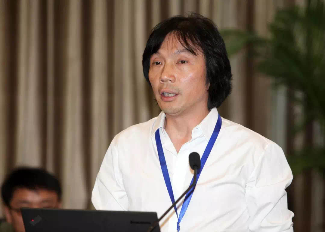 54岁四川男人，开蛋糕店身家20亿，离婚后玩摄影去过53次非洲