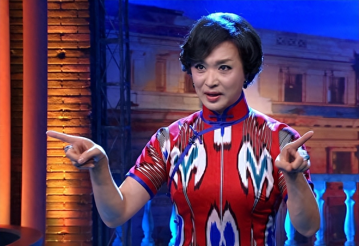 54岁金星重回男儿身现身机场,55岁金星重回男儿身了吗