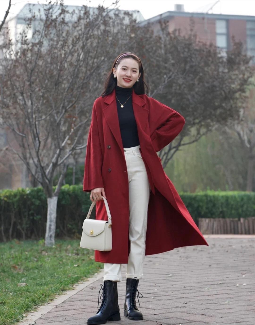 红色怎样穿喜庆但不会土气,新年穿红色是必修课怎么穿更好看