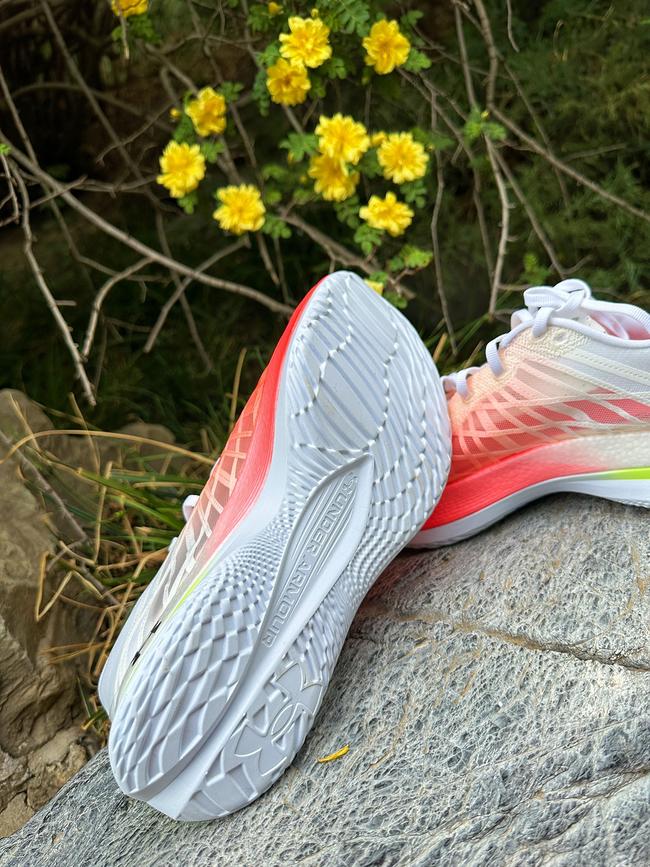 人生中的第一双碳板跑鞋怎么选,普通人也能驾驭的碳板跑鞋