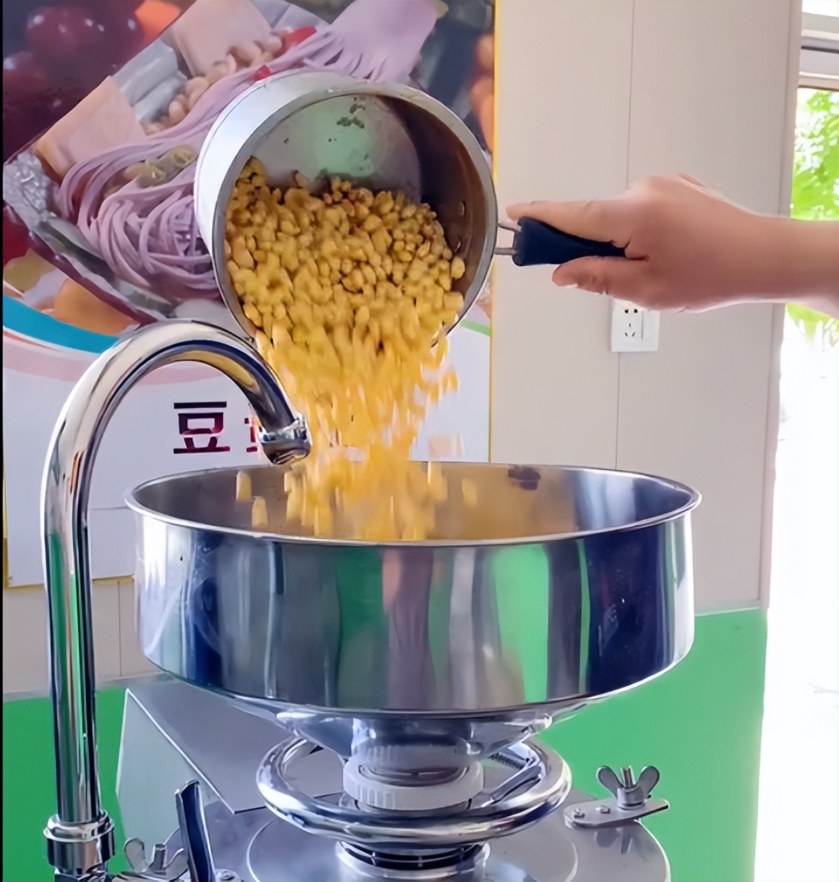 全自动豆腐机做的豆腐味道怎么样,新型全自动豆腐机让做豆腐更轻松