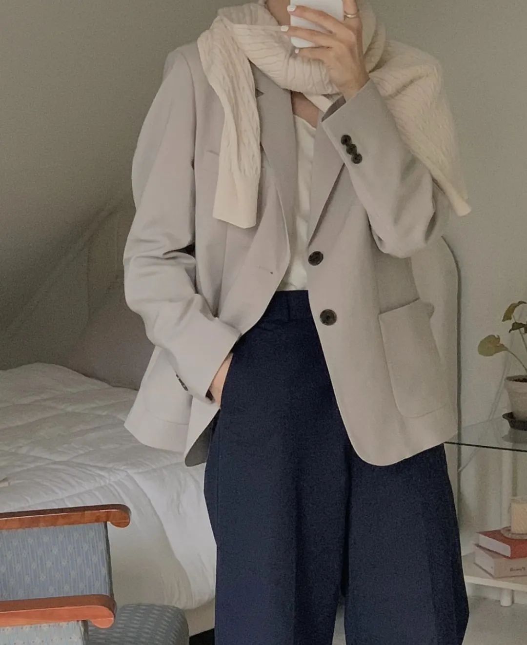 燕麦色搭配什么颜色好看,今年冬天流行燕麦色耐看又高级