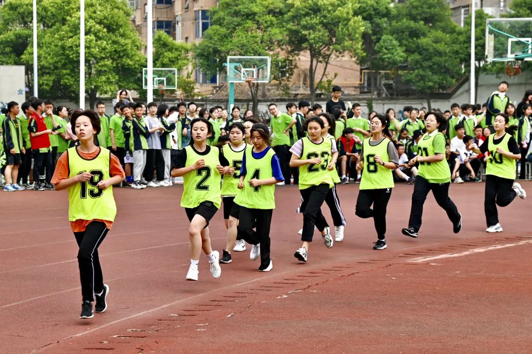 谱写青春之歌弘扬运动精神,谱写生命之歌弘扬运动精神