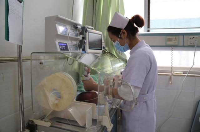 怀孕26周到28周宝宝成长,胎儿刚出生一天怎么养