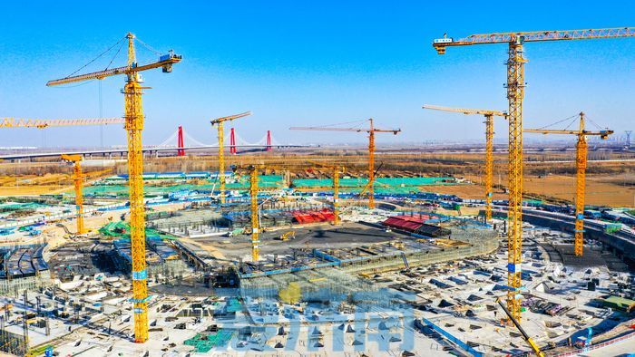 济南黄河体育中心最大足球场,济南黄河体育中心足球场内部视频