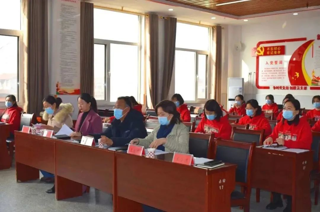 万荣县示范幼儿园“十四五”规划课题《课程整合背景下幼儿园足球主题活动的实践研究》开题论证会顺利召开