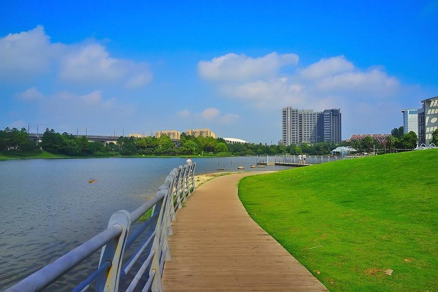 美兰湖7号线首班车几点,7号线美兰湖