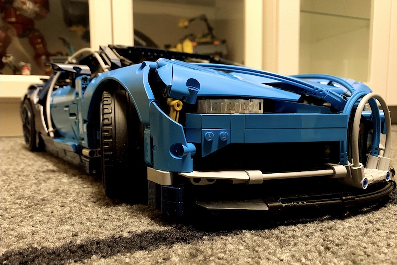 乐高机械组42083圆男生的第一辆「布加迪威龙」
