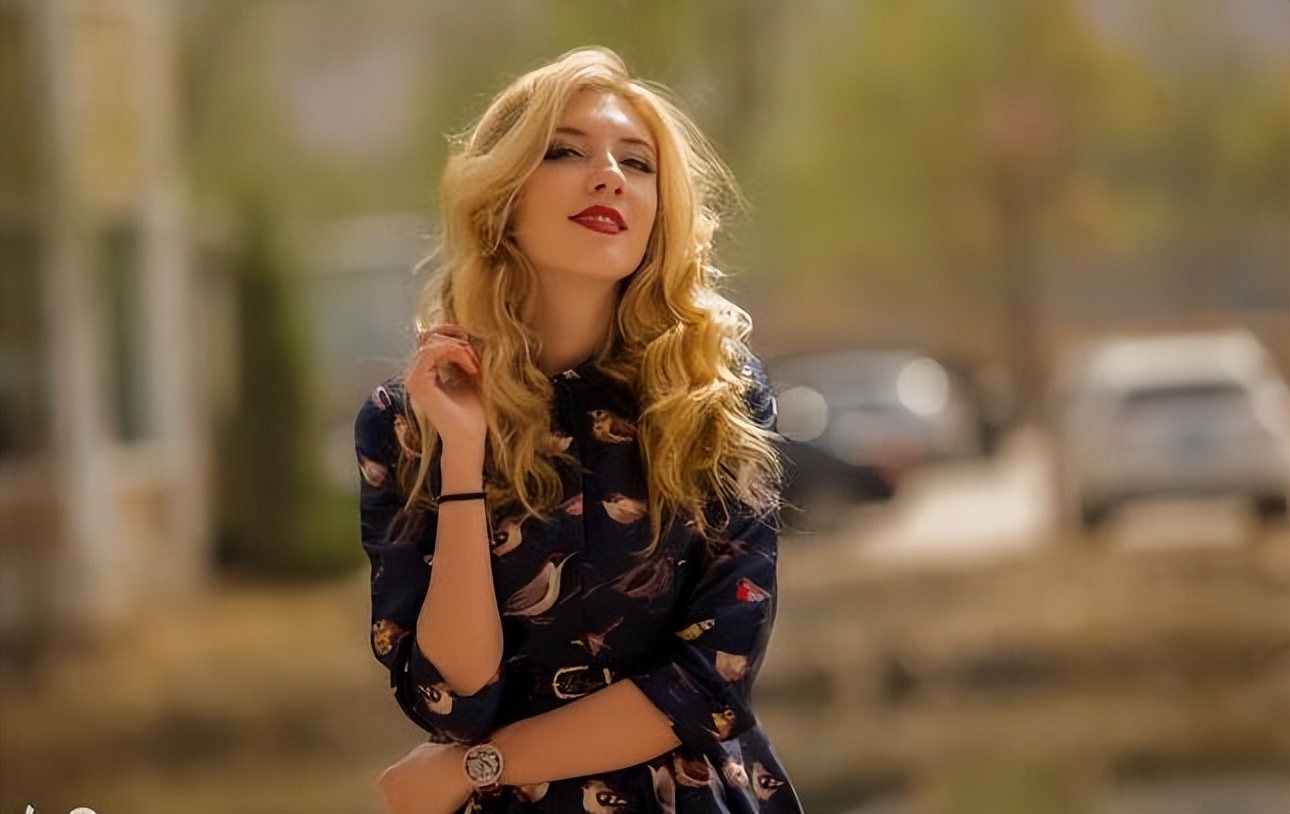 在乌克兰住宿，导游提醒：晚上女孩敲门别开，可有的人还是开了