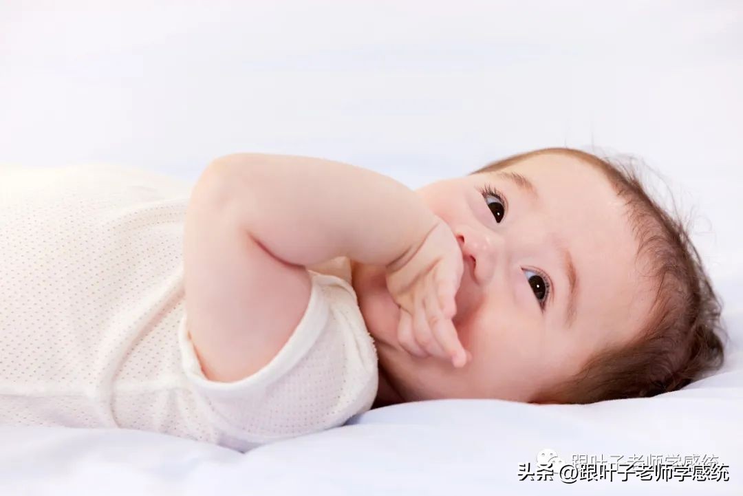 小学生克服上课走神的小妙招,孩子上课走神的原因及解决方法