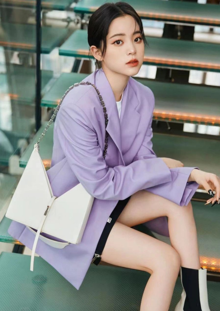 欧阳娜娜和谁撞衫了,古力娜扎撞衫超模何穗