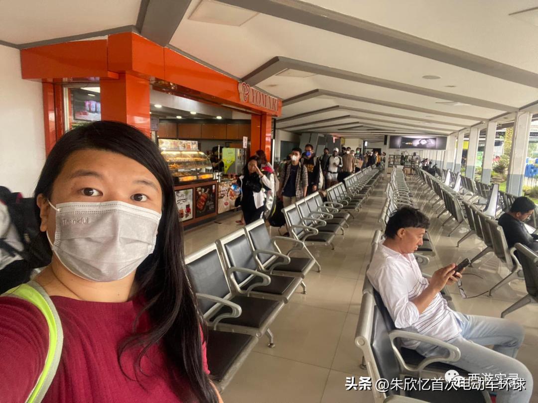 印尼进口中国火车车厢,印尼火车与高铁不一样