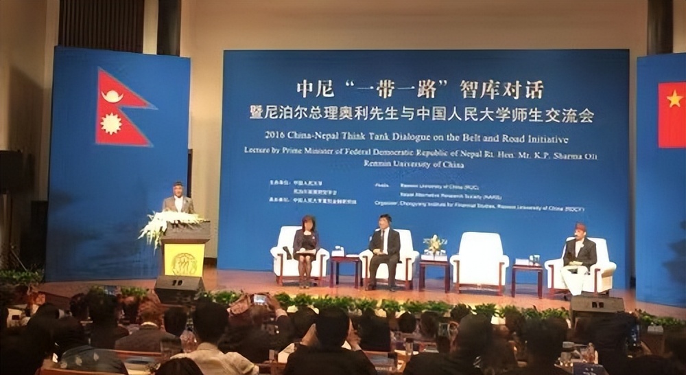 小国女总统硬刚印度力挺中国，面对印军*力武**威胁直接派兵对峙