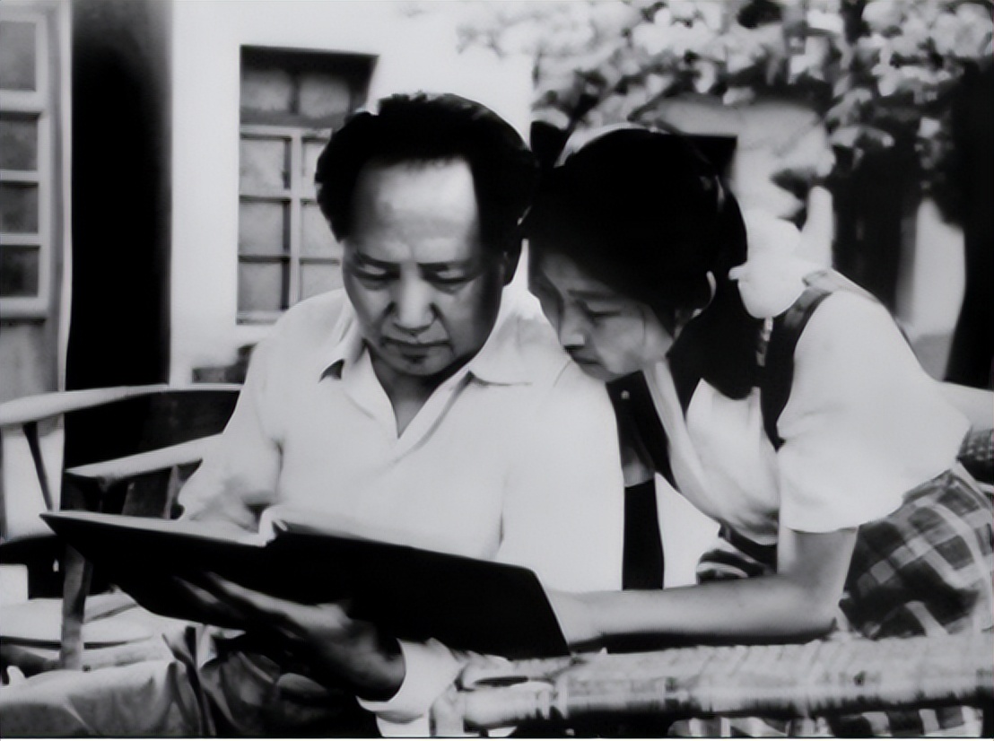 66年听侄女贺小平说，要坐火车去北京，*子珍贺**：小平，我也要去