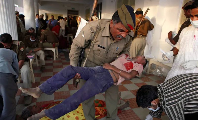 鍞愪集铏庣殑鐪熷疄浜嬩欢,姣斾簹杩攼鍒硅溅浜嬩欢鍚庣画