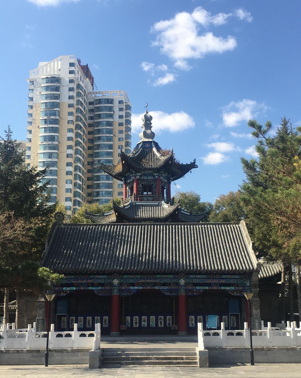 日军兽行：当着男人的面玷污了女儿，临走还残忍割下妻子乳房