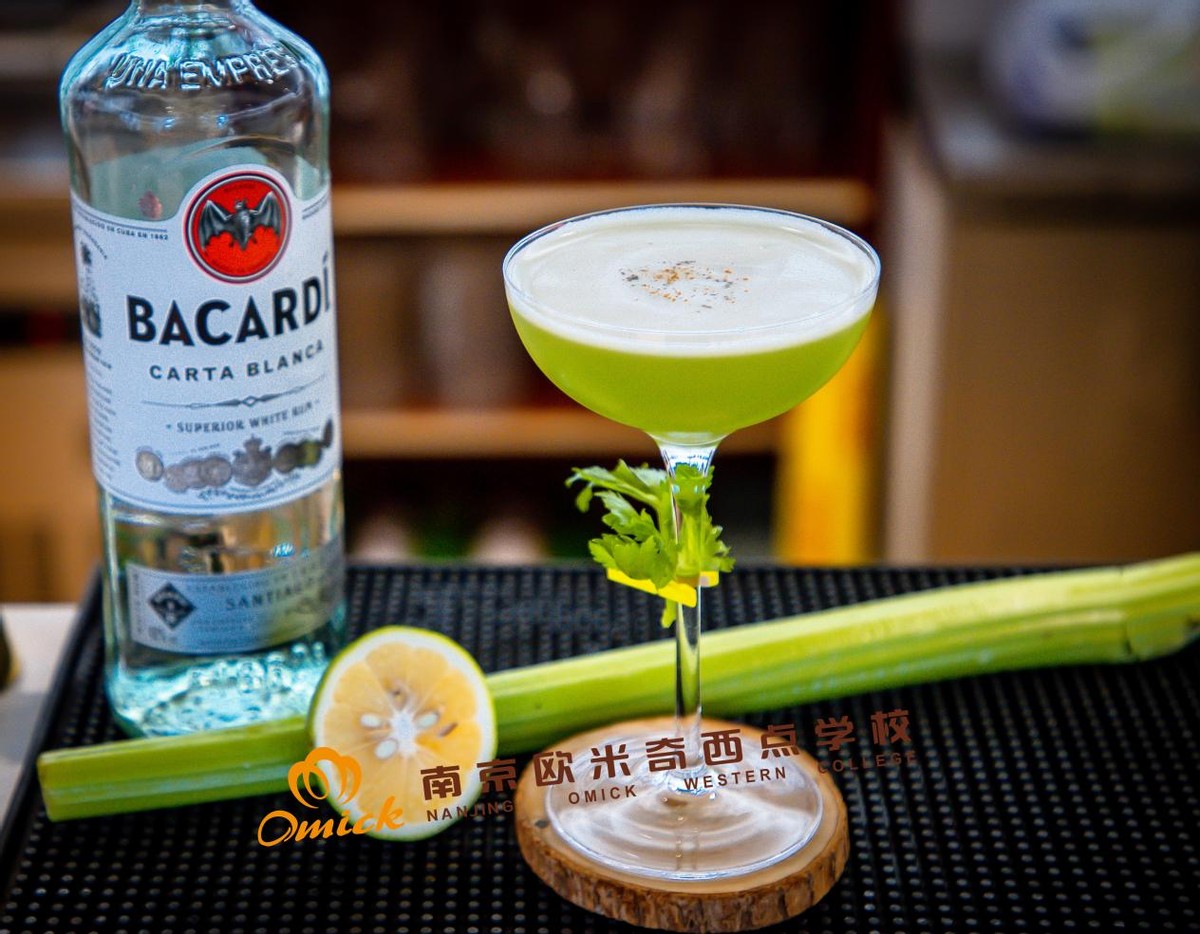 在南京想学习调酒师,南京调酒师专业哪个学校好