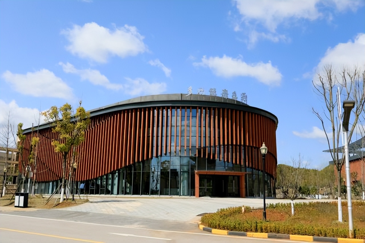 景德镇学院什么专业好,景德镇艺术学院王牌专业