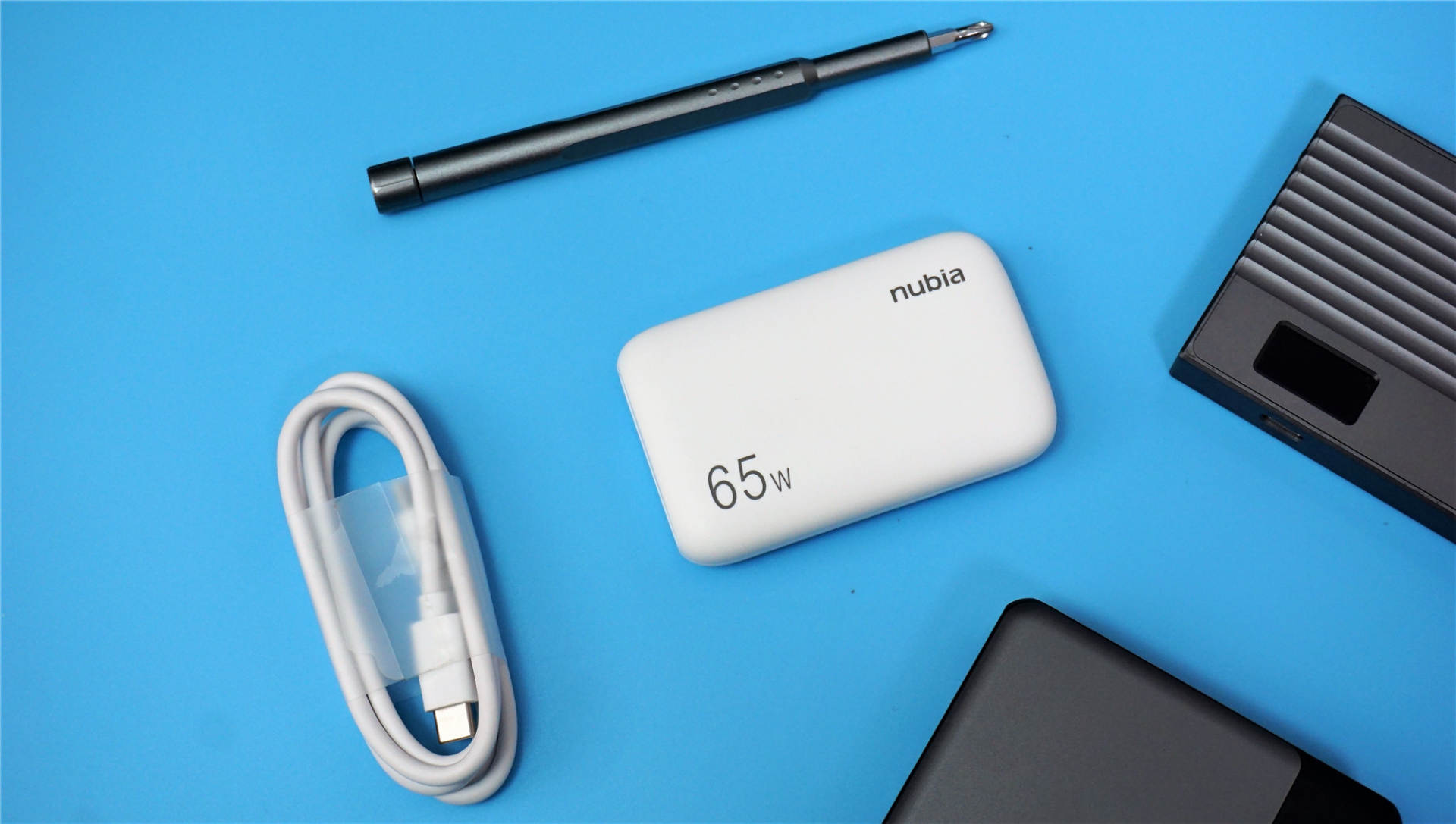 努比亚65W氮化镓充电器测评,努比亚65W快充头测评