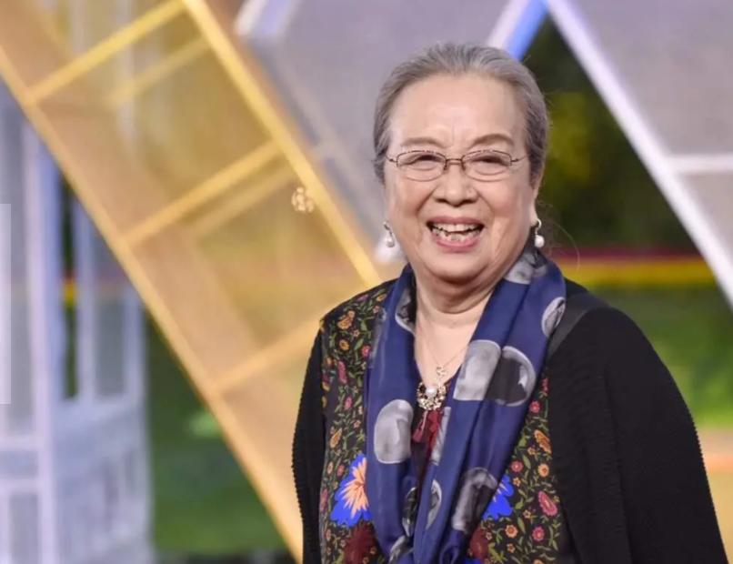 李明启先生现在状况,86岁李明启推小推车卖菜