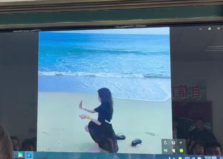 英语老师创意自我介绍ppt,英语老师自我介绍图片