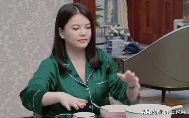 李湘千亿富婆,李湘晒四百块钱一个的包子