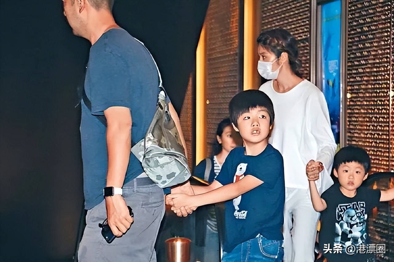 后台太硬，没人敢*规则潜**的女星