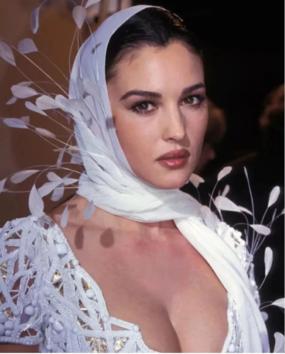 莫妮卡贝鲁奇女儿,莫妮卡贝鲁奇最火爆的电影是哪部