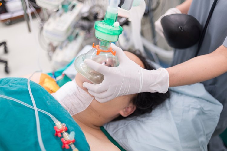 手术室的大夫穿内裤吗,进手术室患者可以穿内裤么