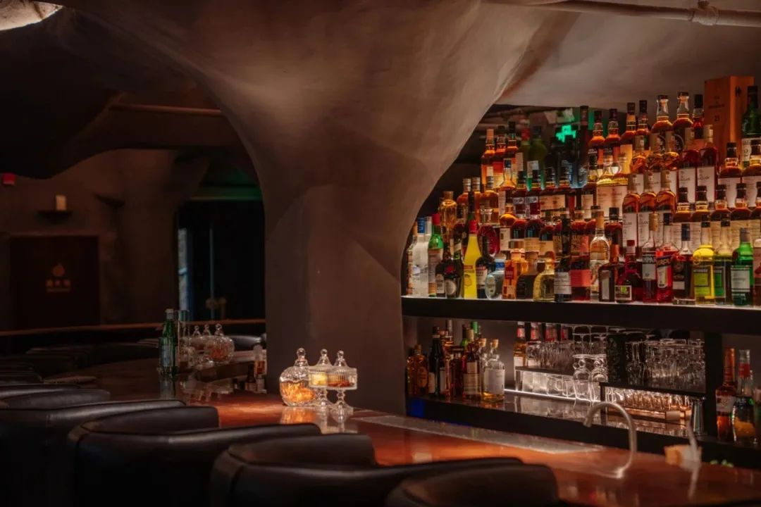 _,¦3」∠_想空腹在杭州酒吧正经喝醉，可真难！