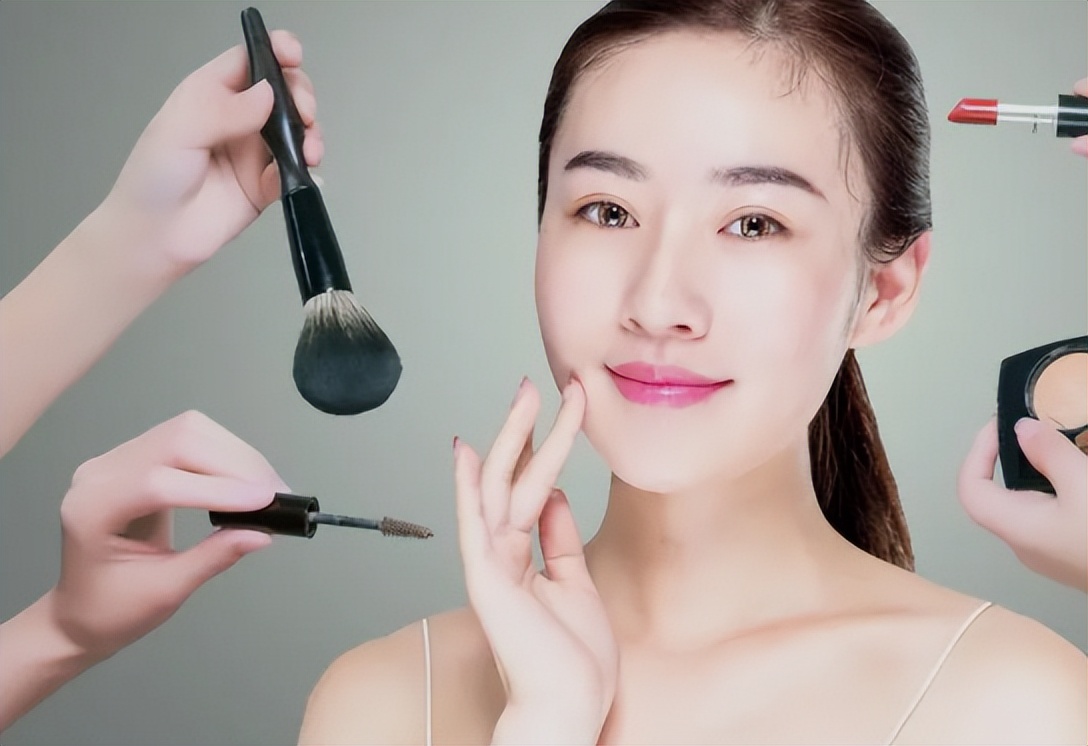 女生一来例假就长痘是什么原因,女生姨妈来了爆痘怎么办