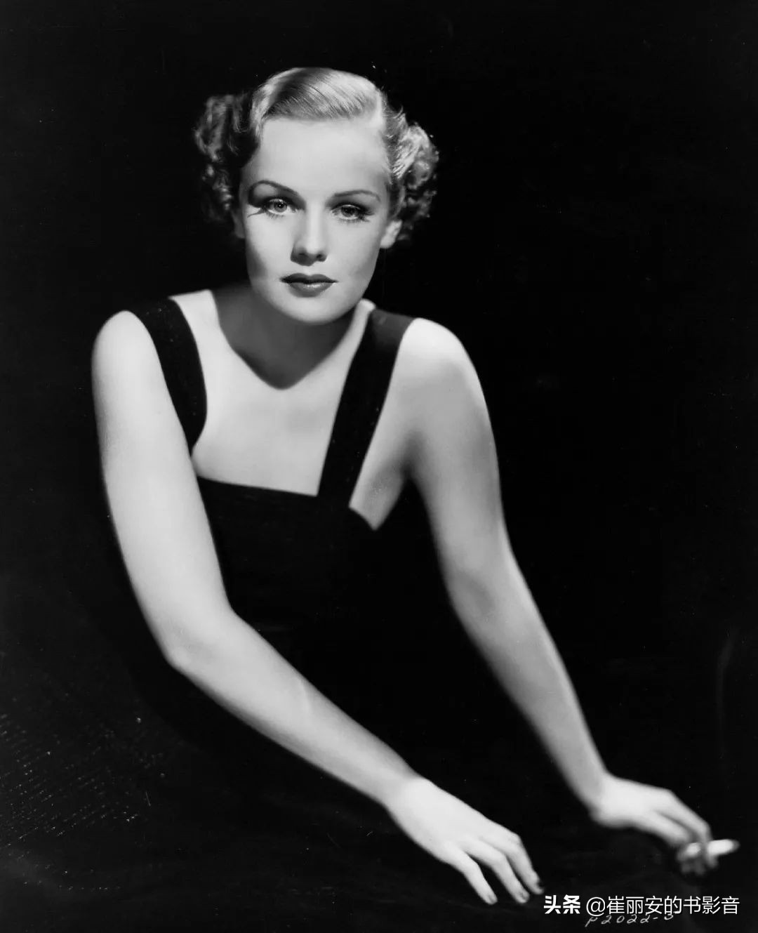 从耀眼的好莱坞影星，到遭受凌辱的“疯婆子”，她被亲妈毁了一生