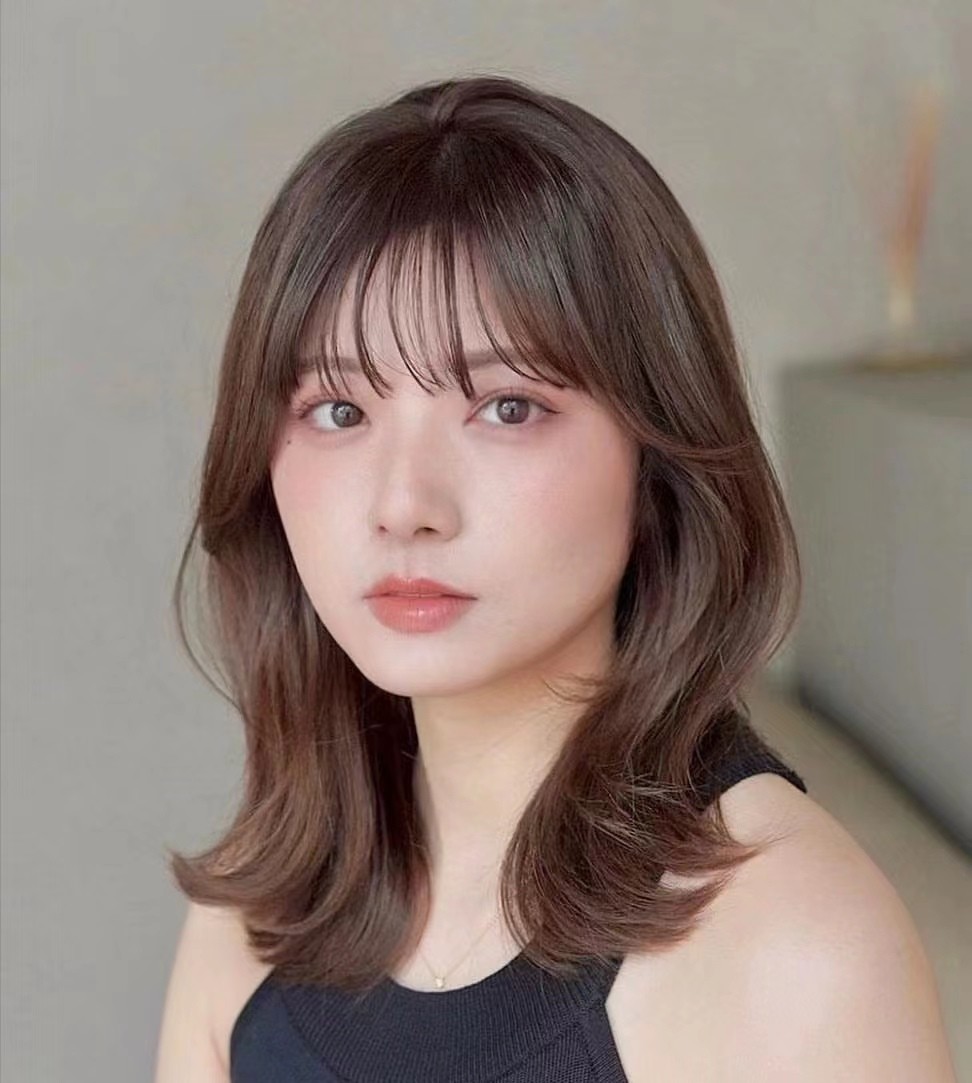 有层次感的中长发发型推荐,简单大气的发型中长发减龄