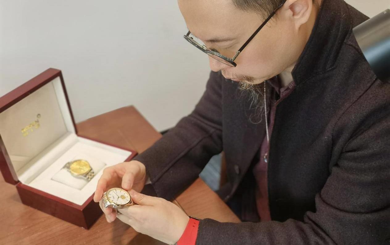 常伟伟谈钟表完整视频,劳士顿手表的解说