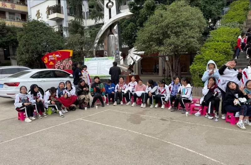 篮球比赛七律,七律赞学生篮球赛