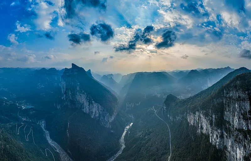 祖国壮美山河的诗词,跟着诗词去领略祖国的大好河山