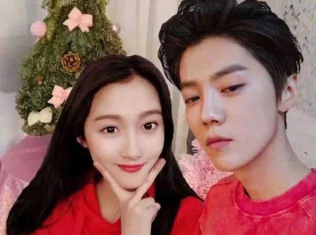 鹿晗关晓彤自交往以来备受争议,鹿晗关晓彤公开恋情前的回顾