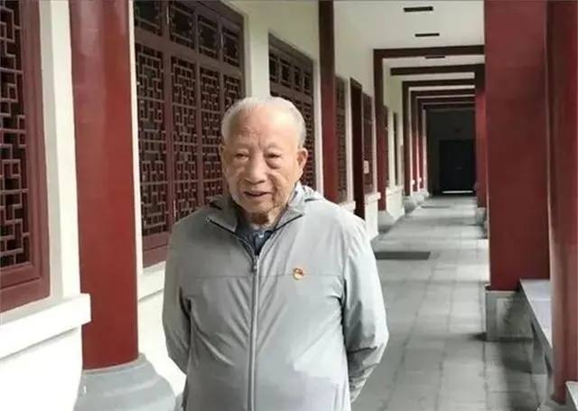 穷小子逆袭百亿富豪完整视频,穷小子逆袭成为千亿富翁