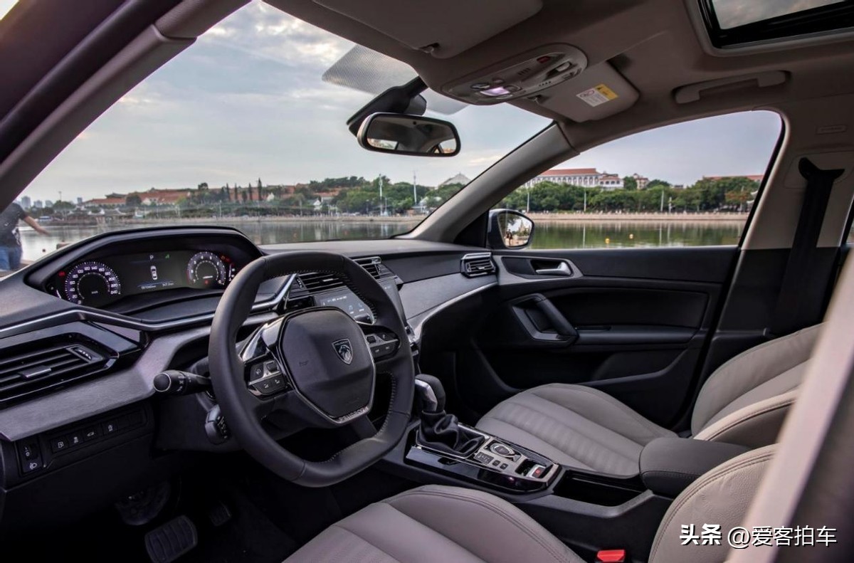 新款408好还是新款速腾好,标致4082019款与大众速腾对比