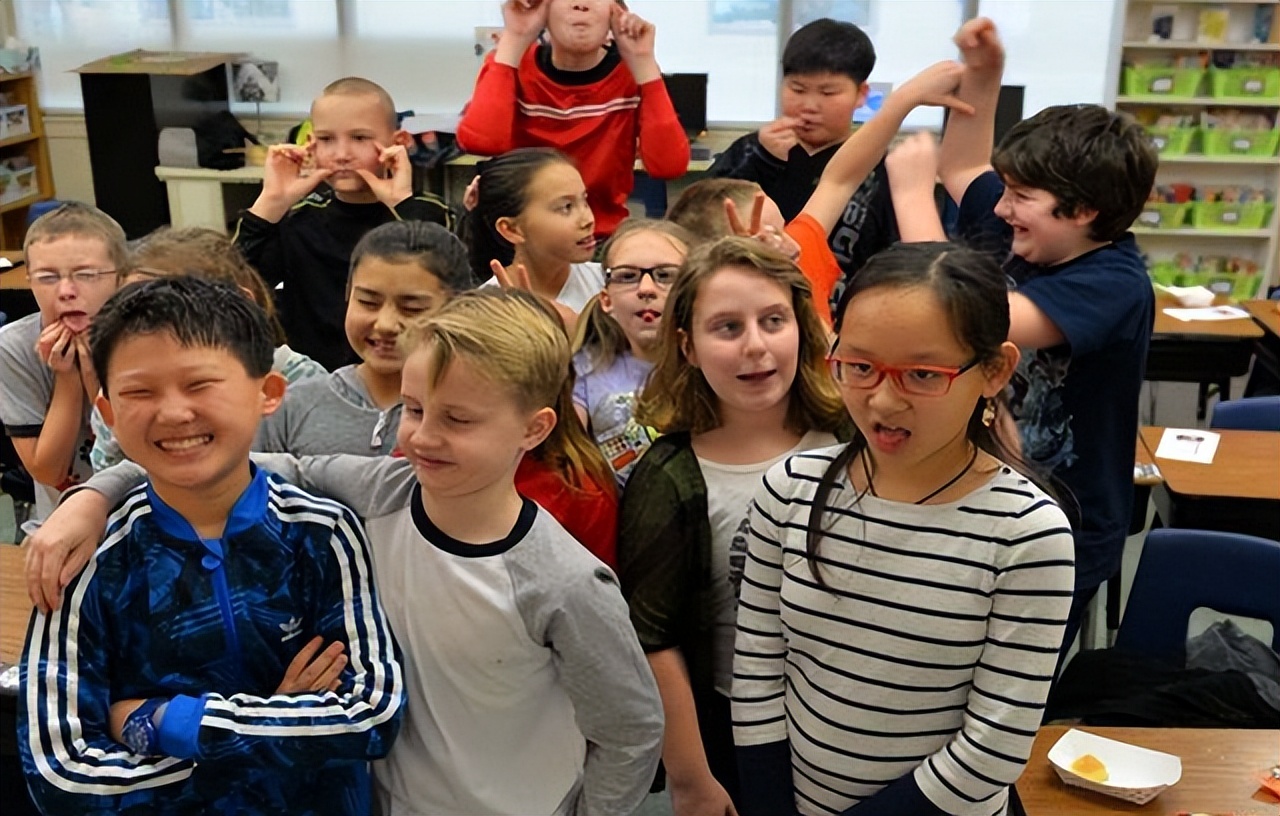 鐗涙触杈╄绀鹃浣嶅崕瑁斿コ杈╂墜,鐗涙触杈╄绀鹃浣嶅崕浜哄コ杈╂墜