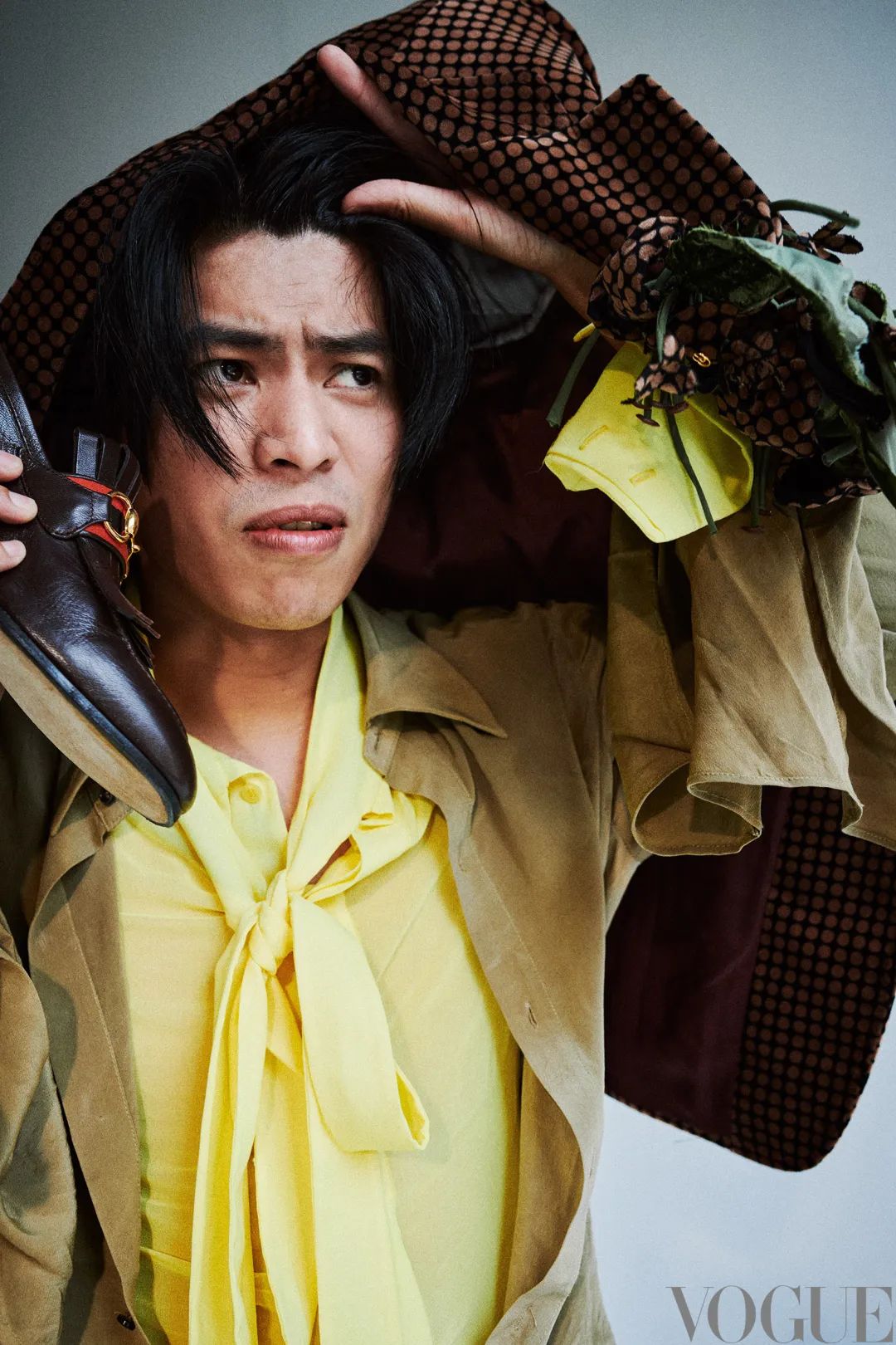 叮！我们请五条人仁科和谭卓完成了一件即兴音乐作品