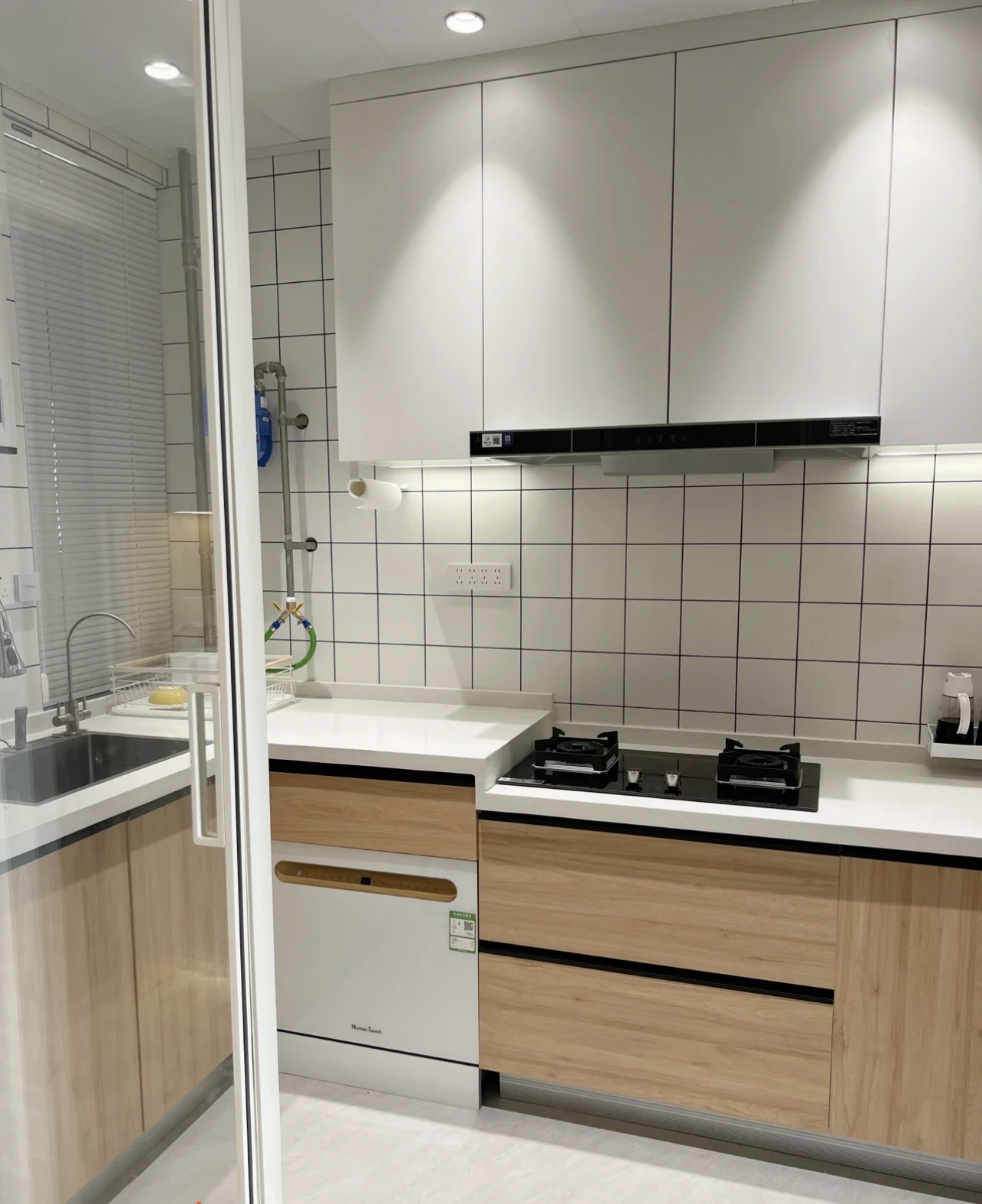 橱柜不做背板怎么处理,橱柜不做下沿注意事项