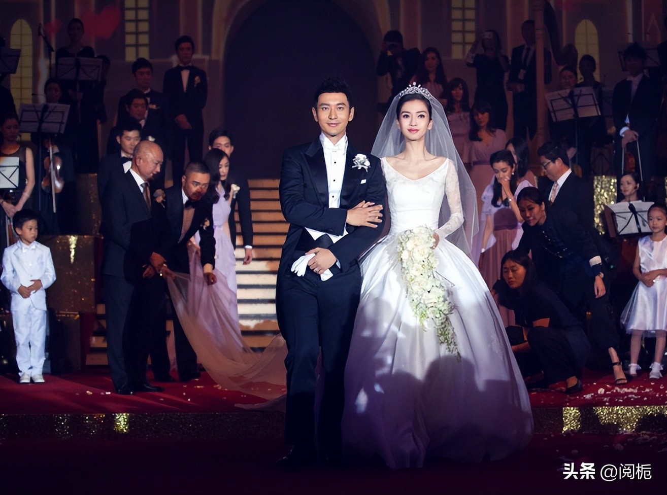 离婚不到一年，吃完黄晓明“红利”的杨颖，又回到了她的“怪圈”